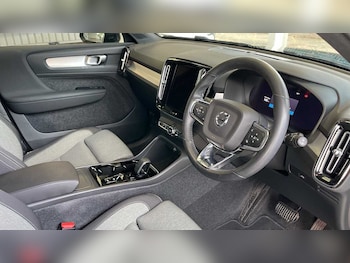 Used Volvo XC40 2022 for sale - 76500861: Photo