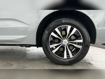 Used Volvo XC60 2023 for sale - 79170545: Photo