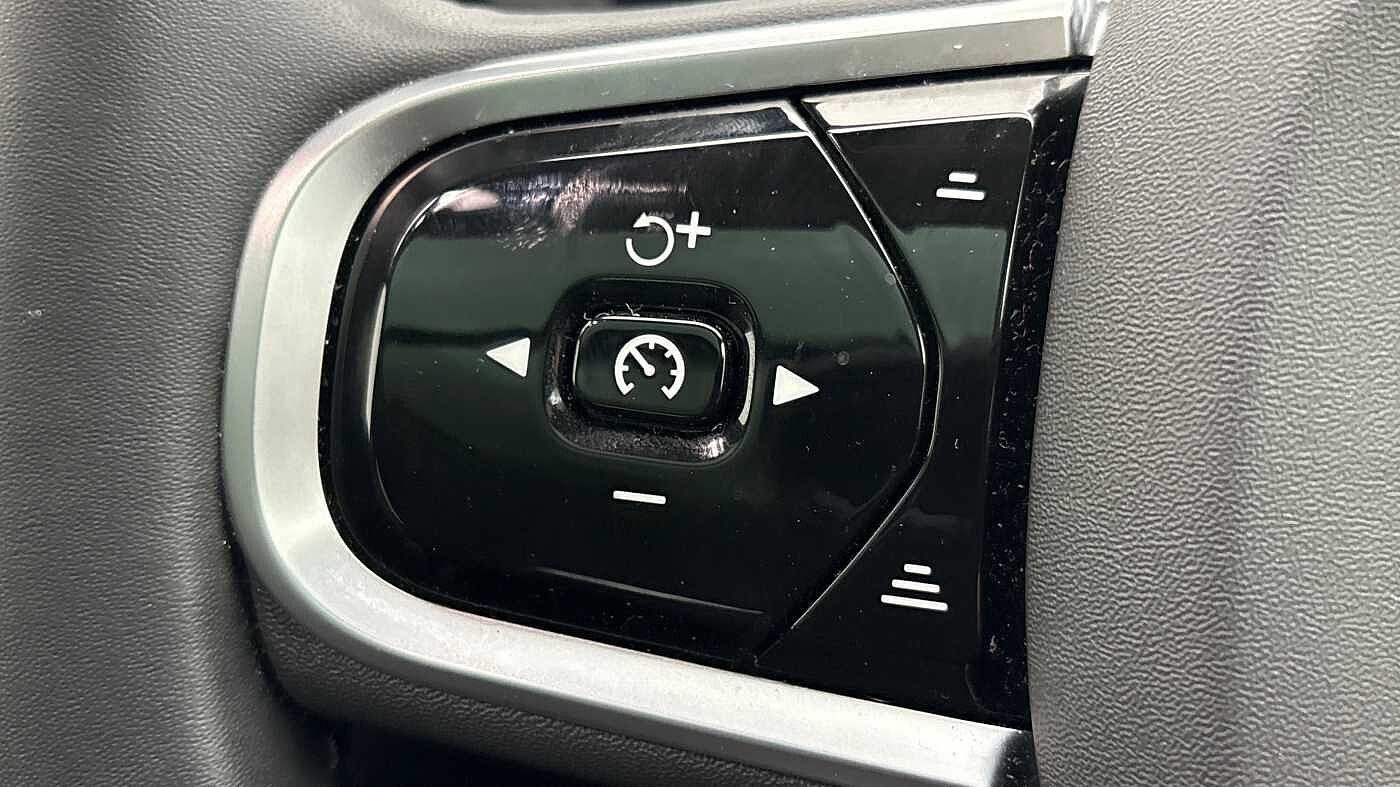 Used Volvo XC60 2023 for sale - 77218268: Photo 31