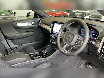 Used Volvo XC40 2025 for sale - 76139763: Photo