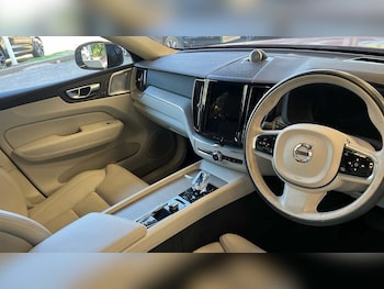 Used Volvo XC60 2024 for sale - 79522515: Photo