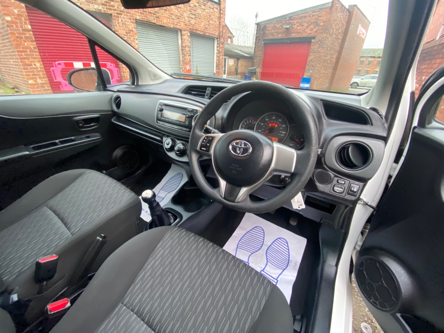 Used Toyota Yaris 2013 for sale - 77555880: Photo 9