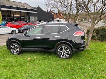 Used Nissan X-Trail 2017 for sale - 76697308: Photo