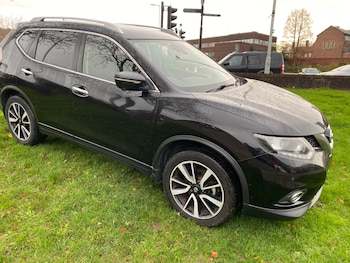 Used Nissan X-Trail 2017 for sale - 76697308: Photo