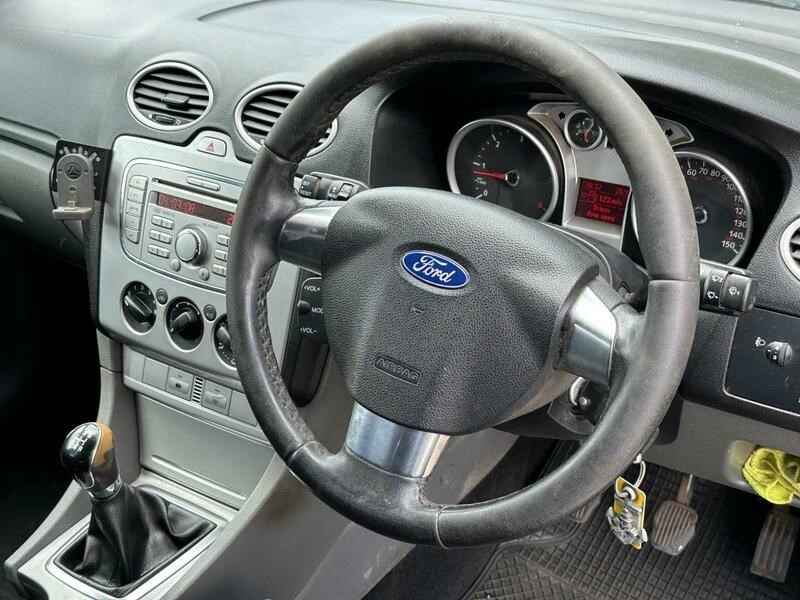 Ford Focus 2008 - 1.8 TDCi Zetec 5dr - Image 9