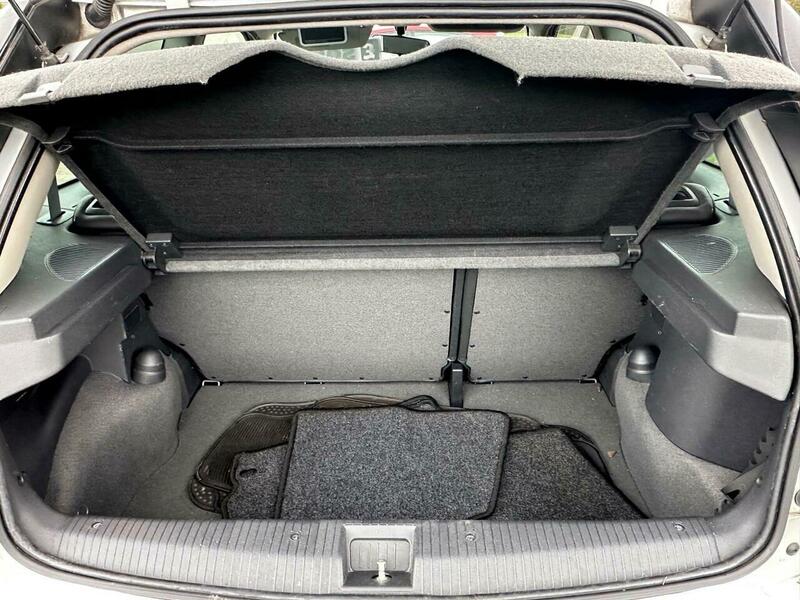 Used Vauxhall Corsa 2006 for sale - 76009976: Photo 22