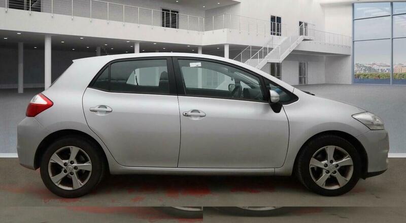 Used Toyota Auris 2010 for sale - 77277034: Photo 3
