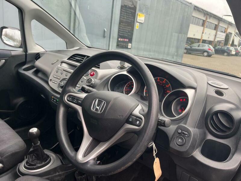 Used Honda Jazz 2010 for sale - 77370374: Photo 6