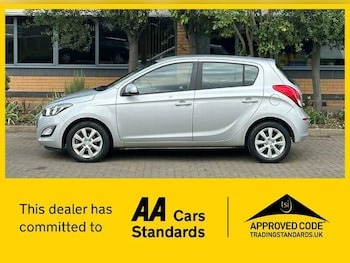 Used Hyundai i20 2014 for sale - 76292288: Photo 2
