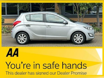 Used Hyundai i20 2014 for sale - 76292288: Photo 3