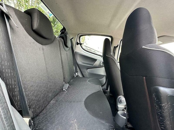 Used Peugeot 107 2011 for sale - 76185879: Photo 14