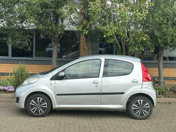 Used Peugeot 107 2011 for sale - 76185879: Photo 2