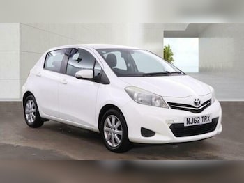 Used Toyota Yaris 2012 for sale - 79167527: Photo