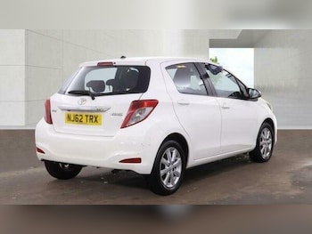 Used Toyota Yaris 2012 for sale - 79167527: Photo