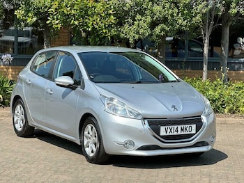 Used Peugeot 208 2014 for sale - 79547855: Photo