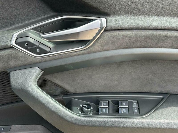 Used Audi e-tron 2021 for sale - 75359992: Photo 27