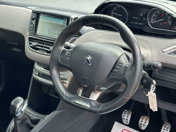 Used Peugeot 208 2014 for sale - 75606876: Photo 21