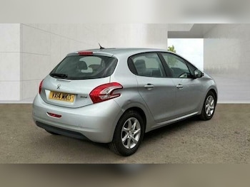 Used Peugeot 208 2014 for sale - 79058925: Photo