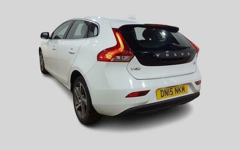 Used Volvo V40 2015 for sale - 76712211: Photo 2
