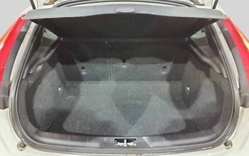 Used Volvo V40 2015 for sale - 76712211: Photo 3