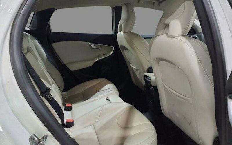 Used Volvo V40 2015 for sale - 76712211: Photo 6