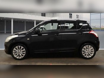 Used Suzuki Swift 2011 for sale - 77990327: Photo