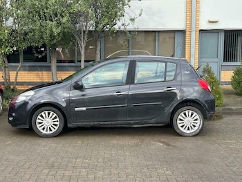 Used Renault Clio 2011 for sale - 77477905: Photo