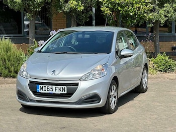 Used Peugeot 208 2015 for sale - 79547850: Photo