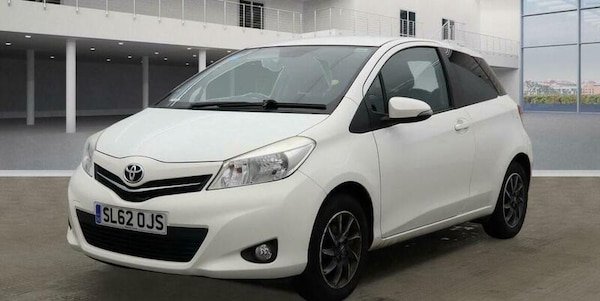 Used Toyota Yaris 2012 for sale - 76346167: Photo 2