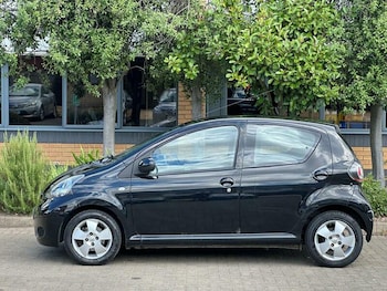 Used Toyota AYGO 2010 for sale - 79547889: Photo
