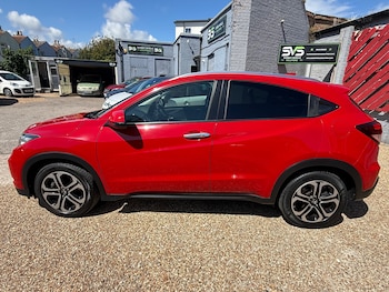 Used Honda HR-V 2016 for sale - 79081801: Photo