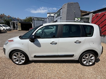 Used Citroen C3 Picasso 2016 for sale - 79081783: Photo
