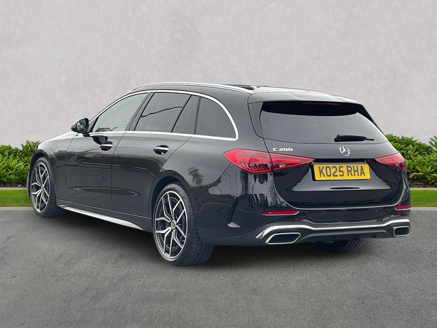 Used Mercedes-Benz C Class 2025 for sale - 77056932: Photo 2