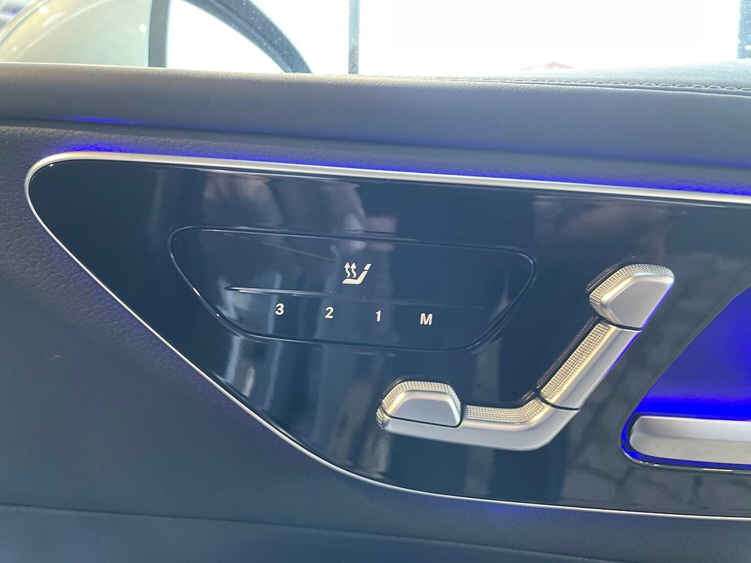 Used Mercedes-Benz GLC 2024 for sale - 76565464: Photo 32