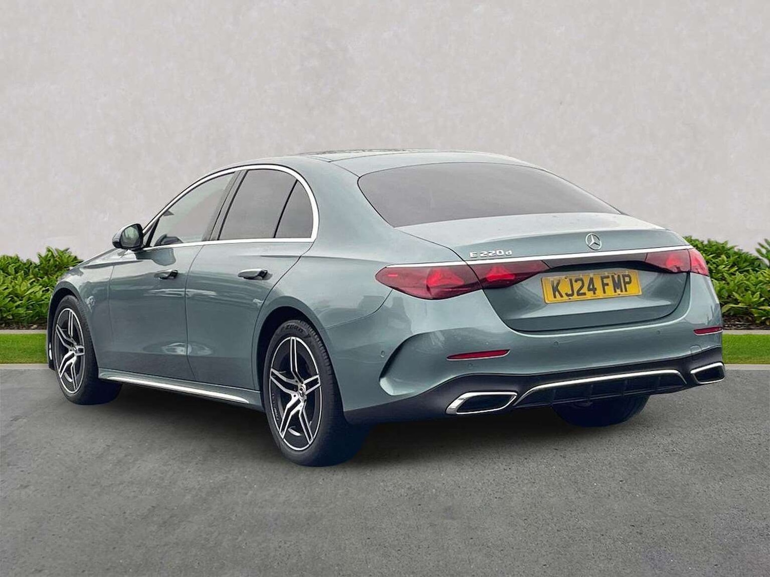 Used Mercedes-Benz E Class 2024 for sale - 77662557: Photo 2