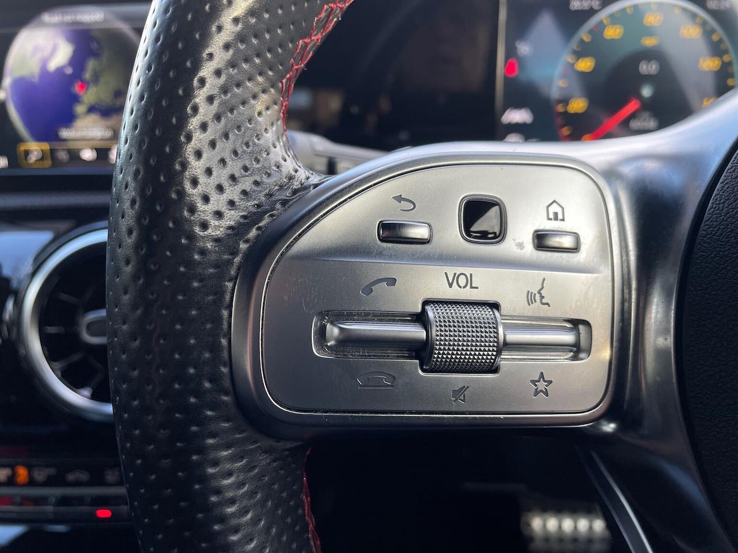 Used Mercedes-Benz A-Class 2018 for sale - 76791856: Photo 26