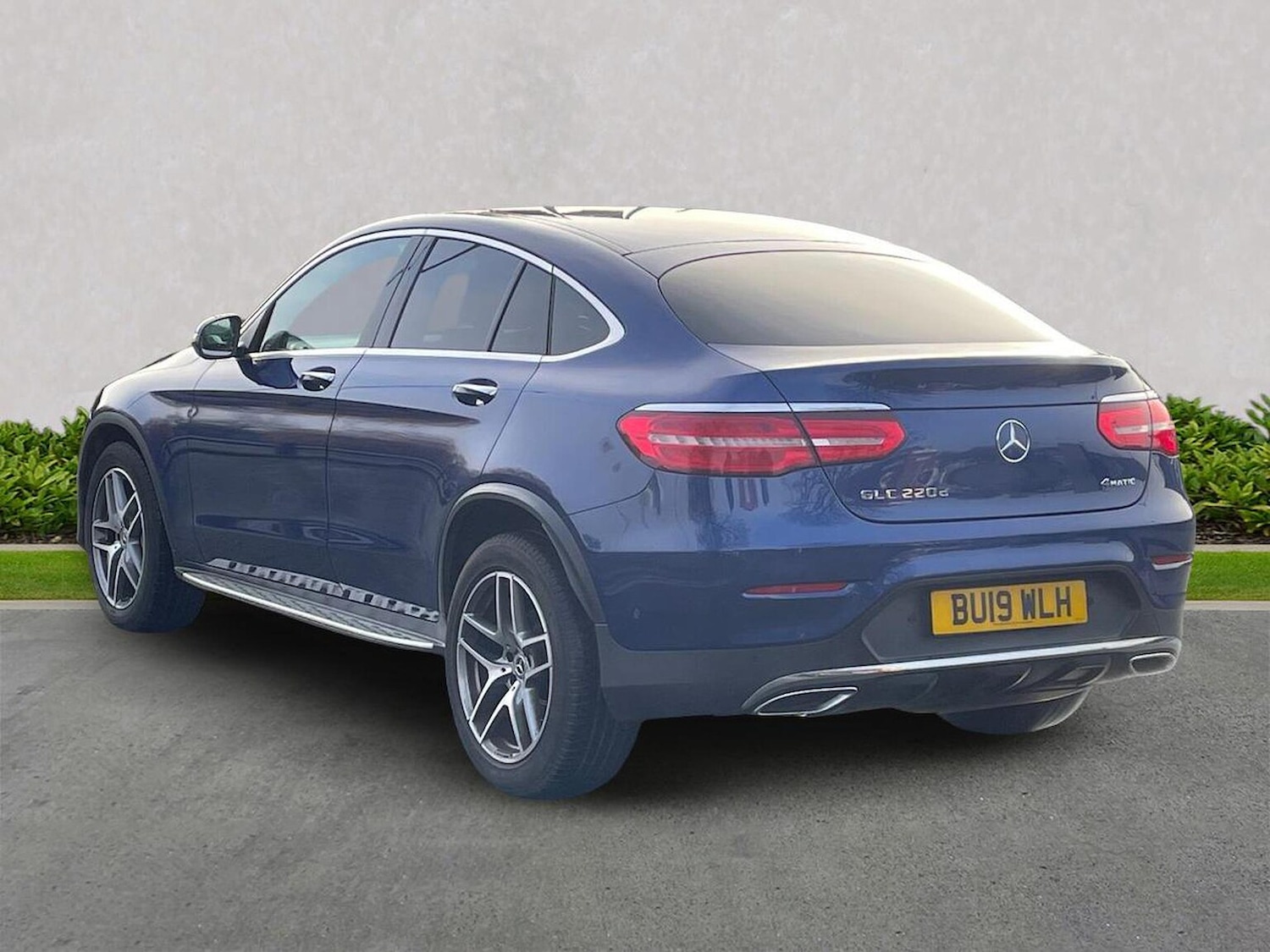 Used Mercedes-Benz GLC 2019 for sale - 76932299: Photo 2