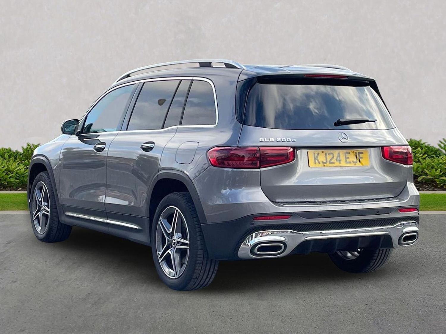 Used Mercedes-Benz GLB 2024 for sale - 76490550: Photo 2