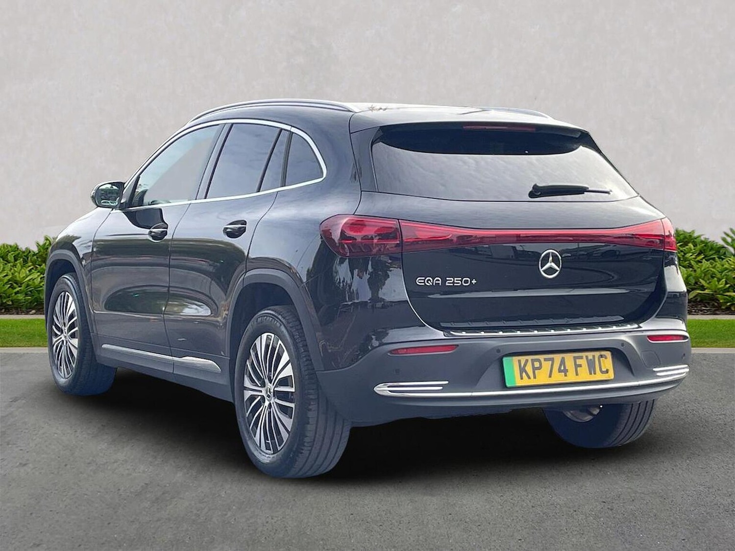 Used Mercedes-Benz EQA 2024 for sale - 76115481: Photo 2