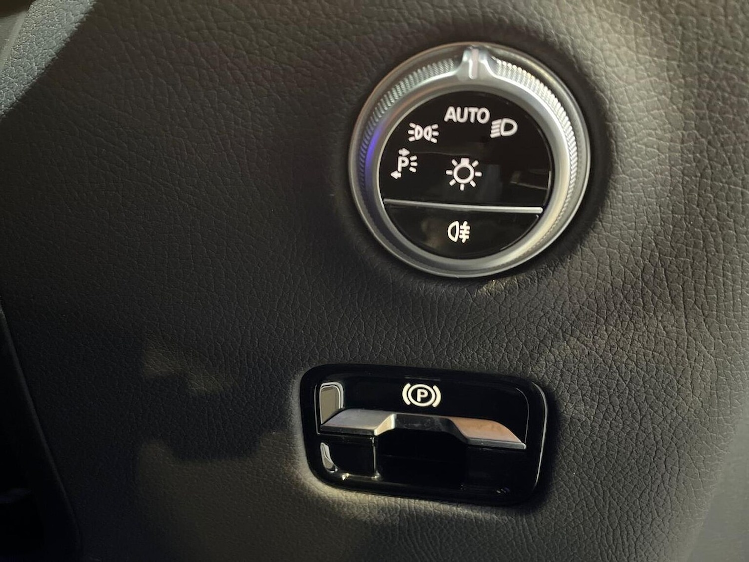 Used Mercedes-Benz GLC 2024 for sale - 76559840: Photo 24