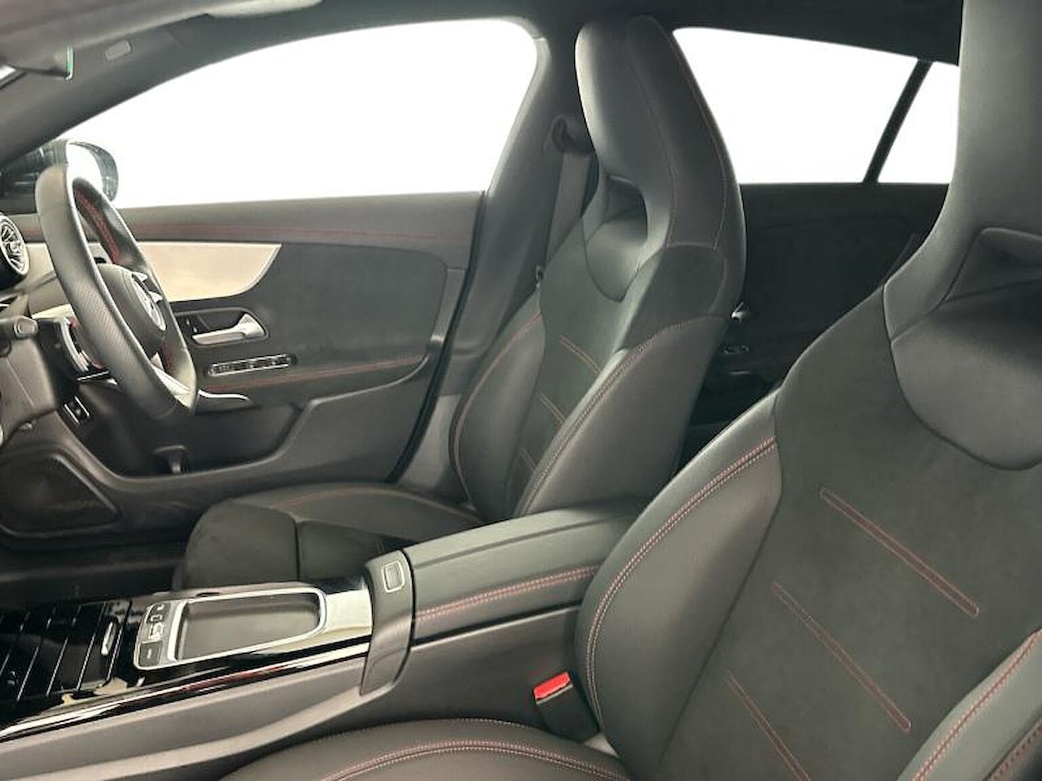 Used Mercedes-Benz CLA 2024 for sale - 76383360: Photo 5