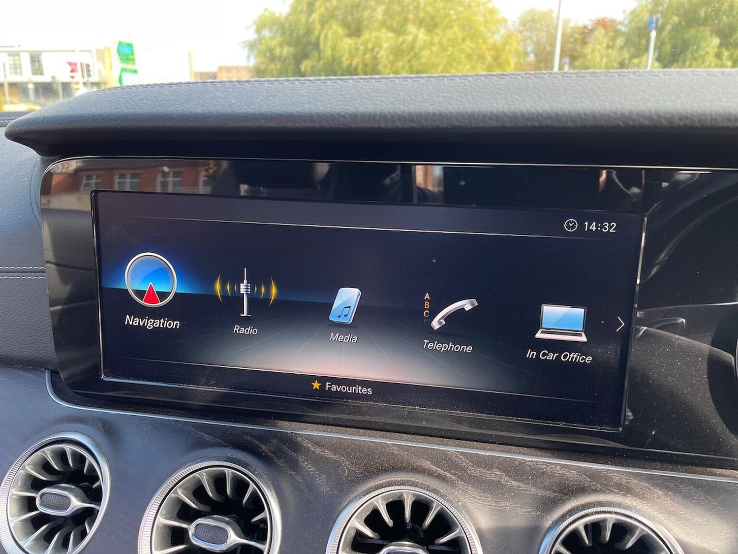 Used Mercedes-Benz E Class 2018 for sale - 76340632: Photo 11