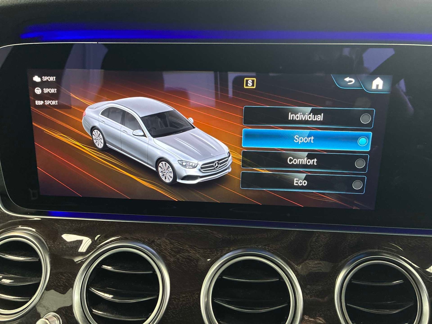 Used Mercedes-Benz E Class 2021 for sale - 78196098: Photo 40