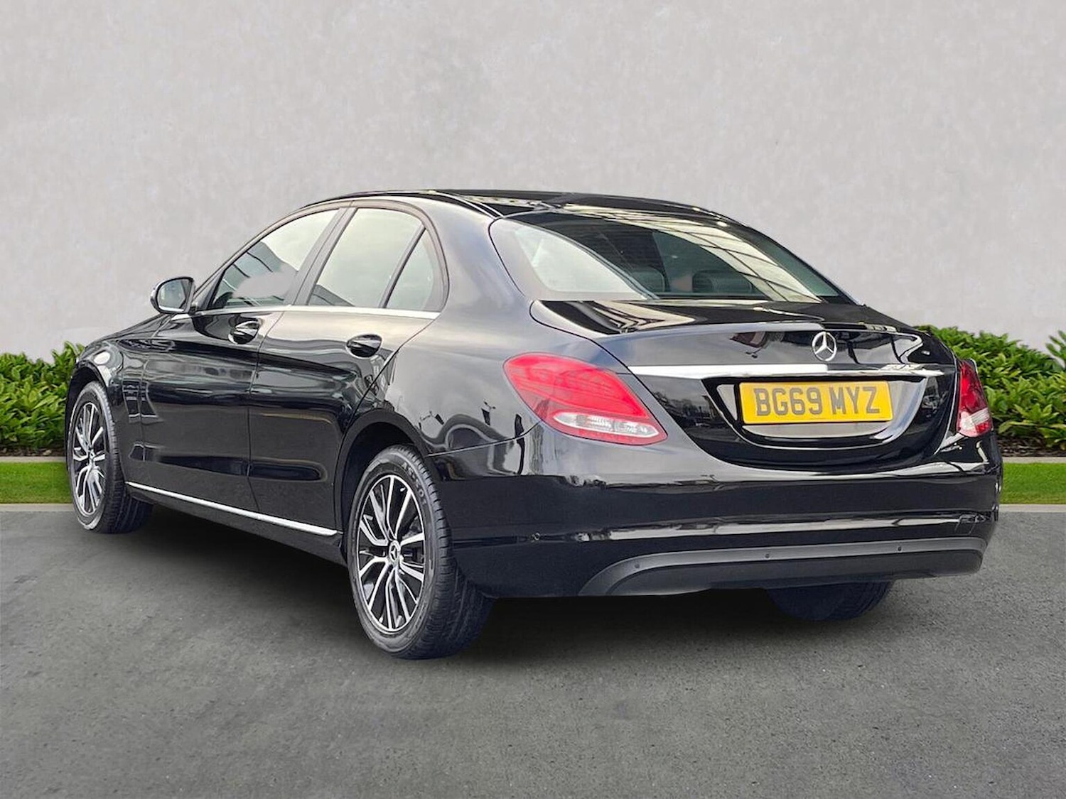 Used Mercedes-Benz C Class 2019 for sale - 77056944: Photo 2