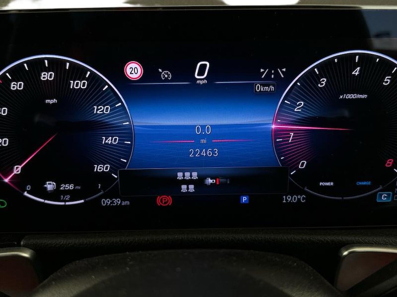 Used Mercedes-Benz GLB 2024 for sale - 76490552: Photo 3