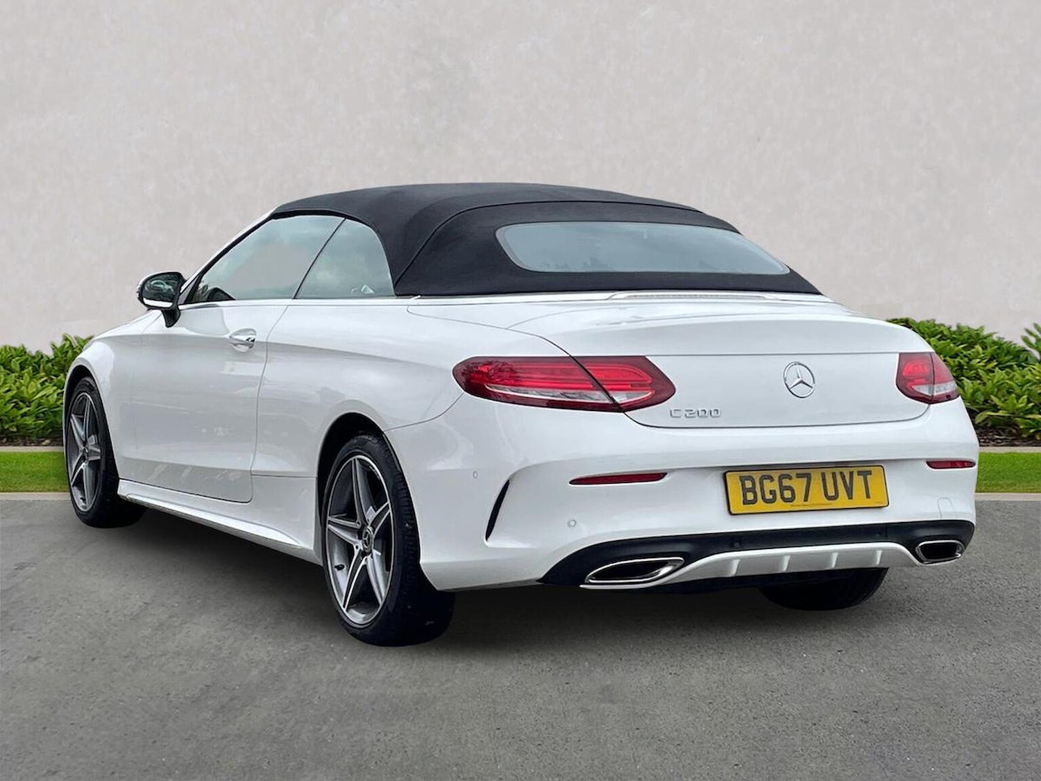 Used Mercedes-Benz C Class 2017 for sale - 76310136: Photo 2