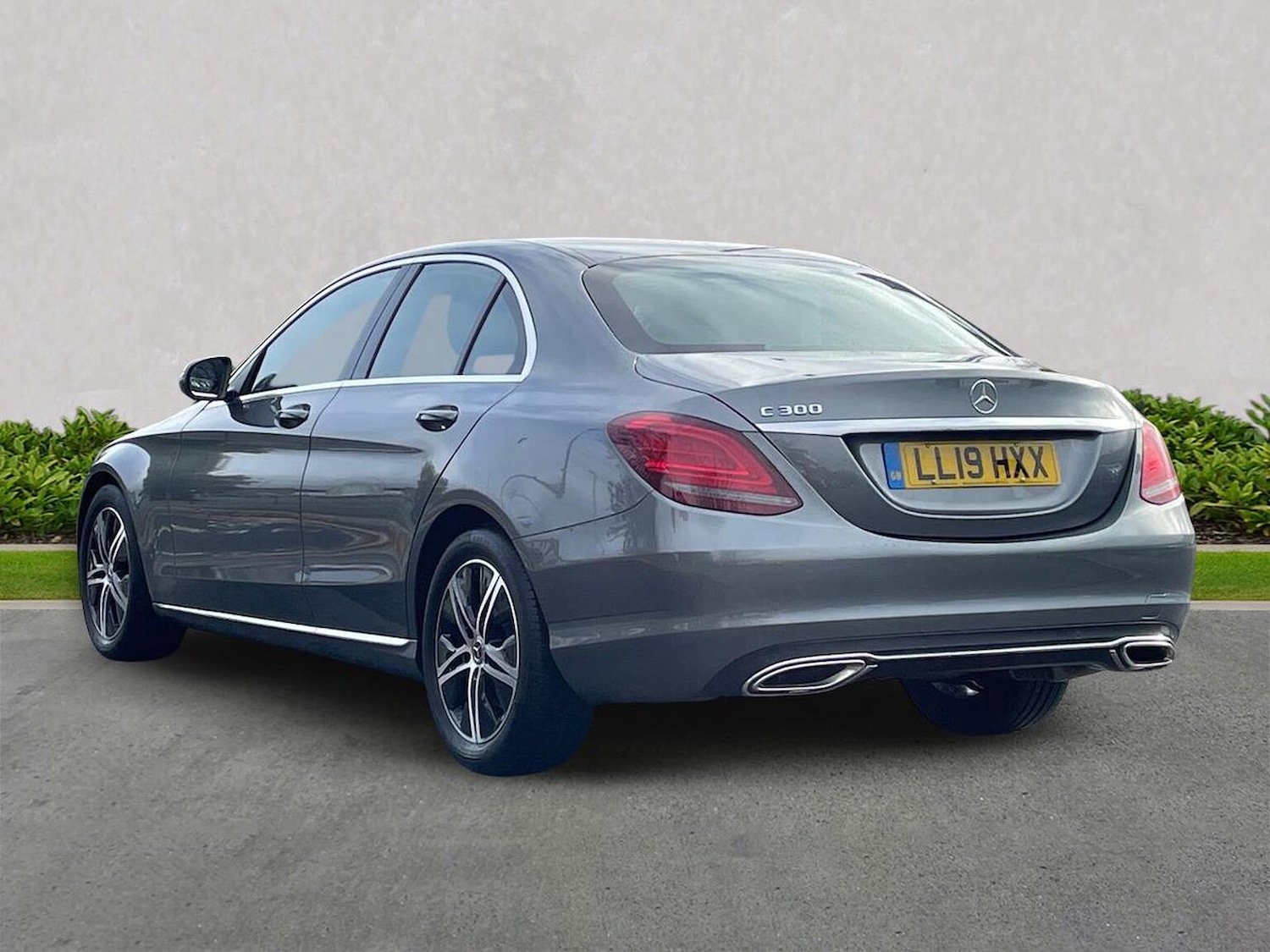 Used Mercedes-Benz C Class 2019 for sale - 76450607: Photo 2