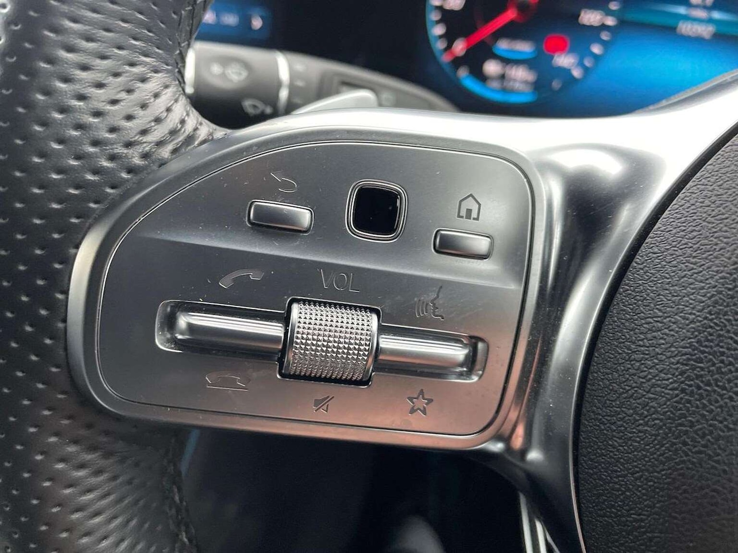 Used Mercedes-Benz EQC 2023 for sale - 77662532: Photo 26