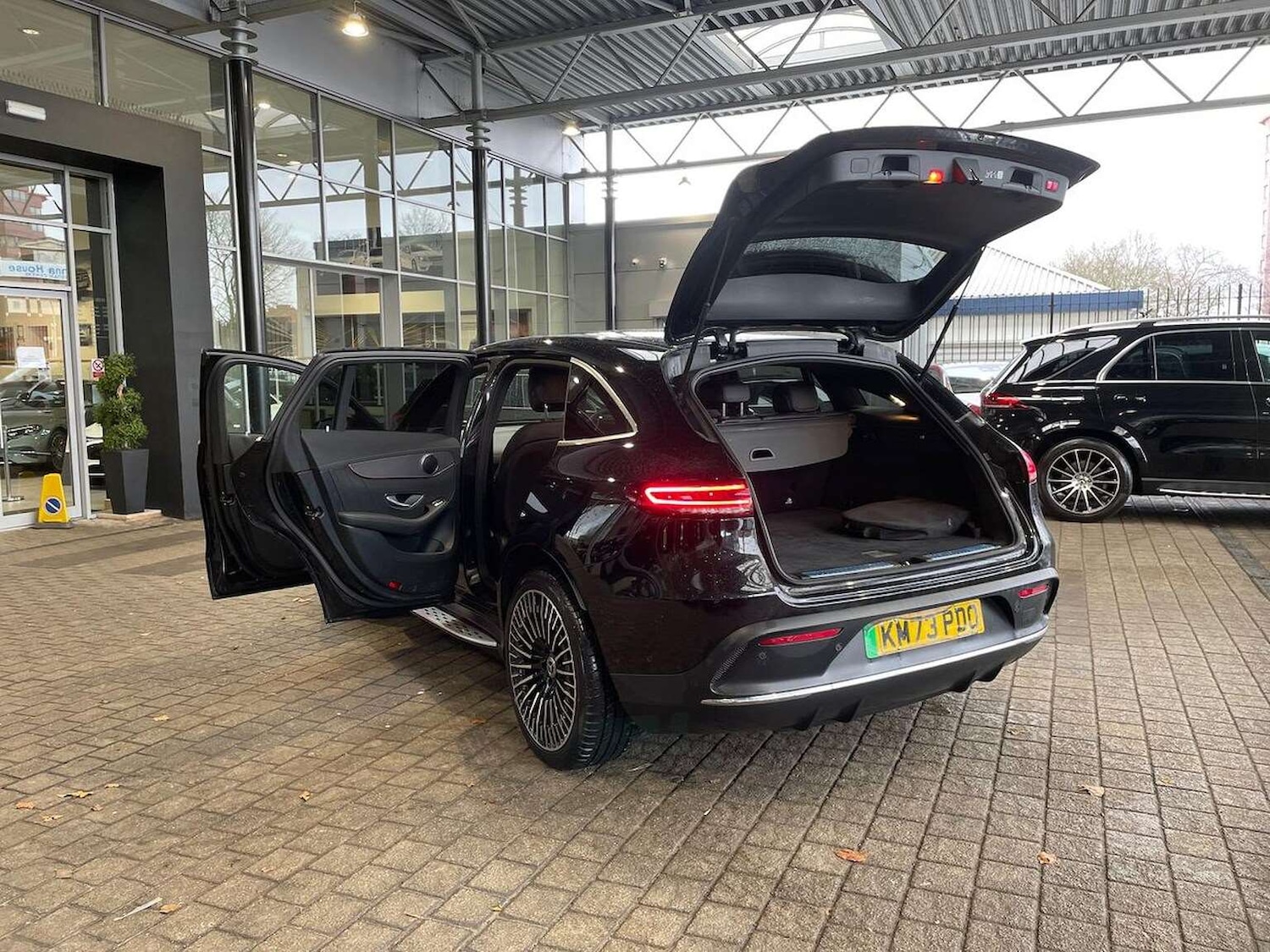 Used Mercedes-Benz EQC 2023 for sale - 77888644: Photo 40