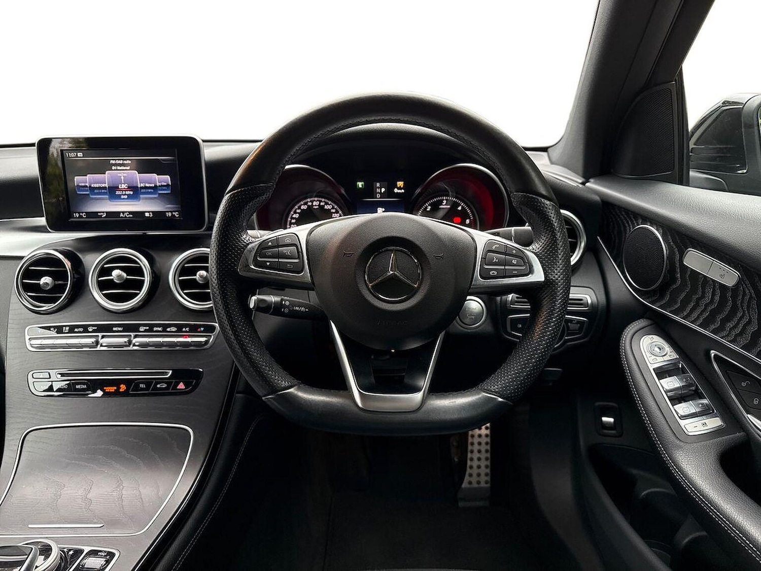 Used Mercedes-Benz GLC 2016 for sale - 76149462: Photo 9